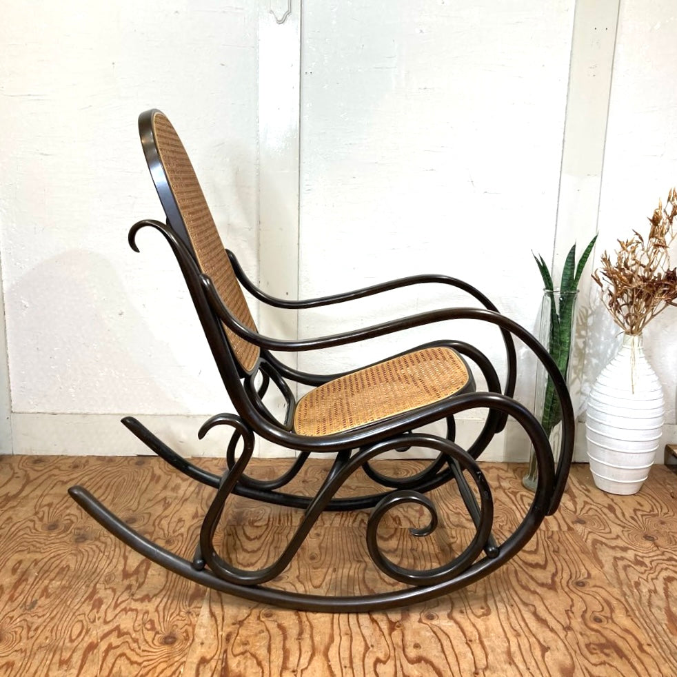 トーネット / THONET ベントウッドロッキングチェア #7028 曲木 中古