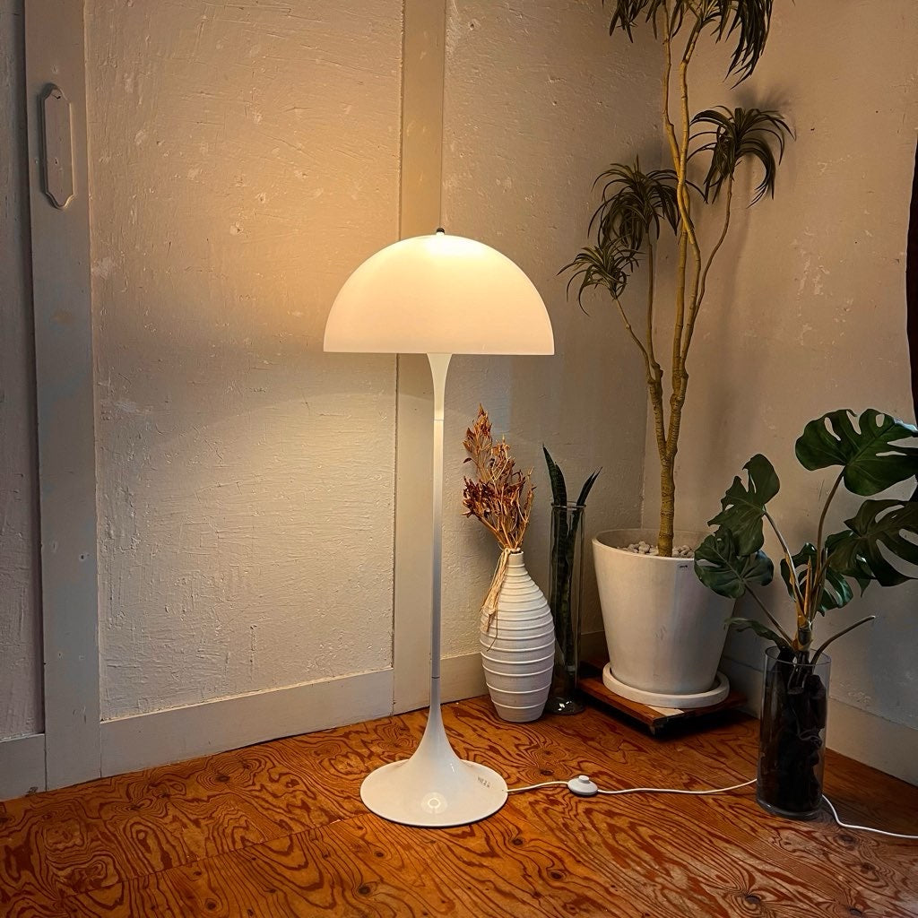 ルイスポールセン / Louis Poulsen パンテラ / Panthella フロアライト