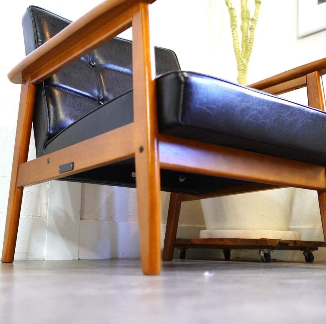 カリモク60 / karimoku Kチェア スタンダードブラック アームソファ 1