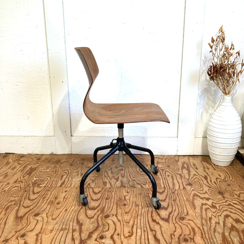 パグホルツ / PAGHOLZ PAGWOOD プライウッドデスクチェア キャスター付