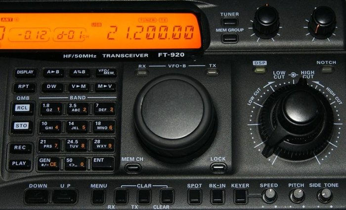 ヤエス アマチュア無線機 HF/50MHz FT-920 YAESU アマチュア無線機