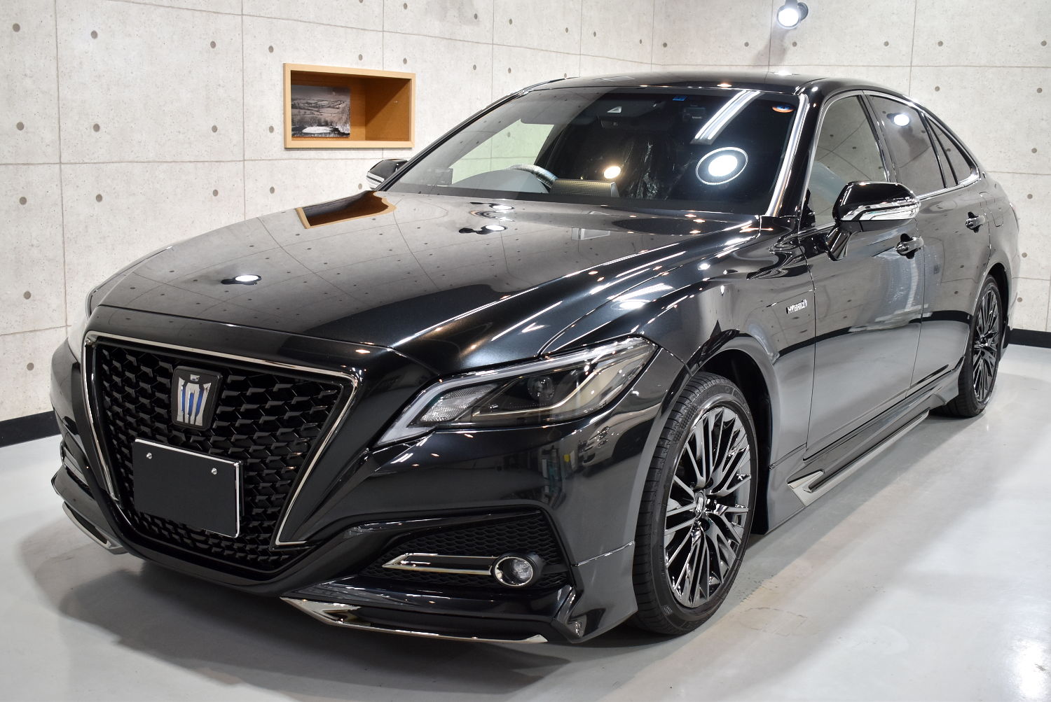 トヨタ・クラウン ハイブリッドのガラスコーティング【施工事例