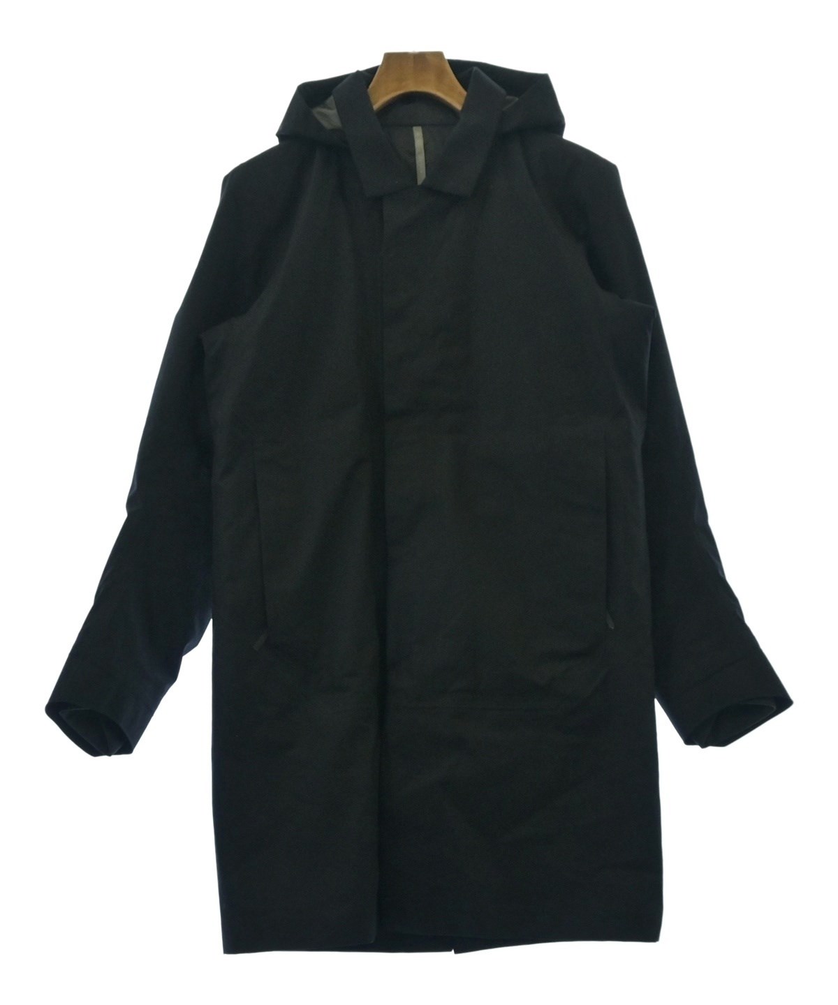 ARC'TERYX VEILANCE（アークテリクス ヴェイランス）ダウンコート 紺