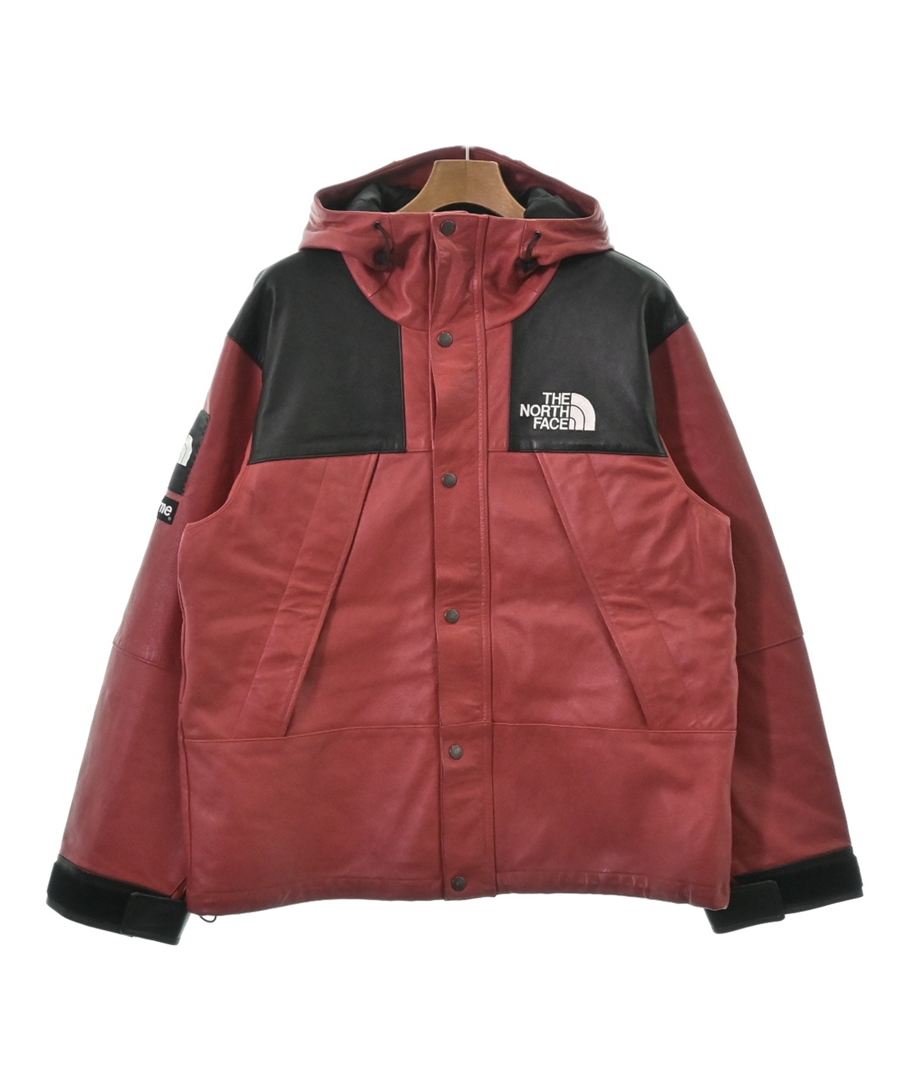 Supreme（シュプリーム）マウンテンパーカー 赤 サイズ:M メンズ