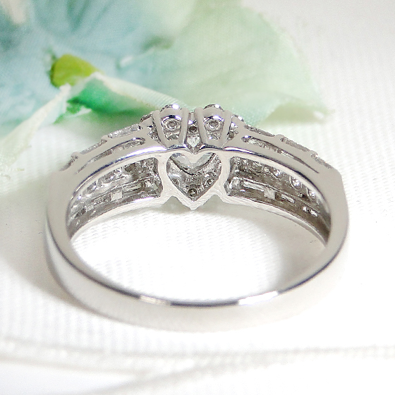 楽天市場】Pt900【1.00ctUP】ハート バケット ダイヤモンド リング