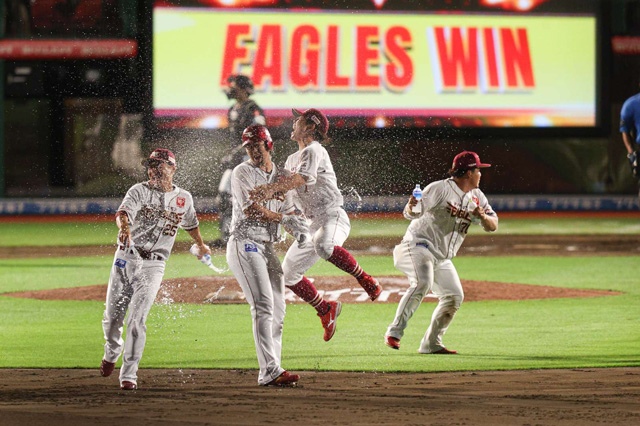 8/22(木)】阿部 寿樹選手サヨナラ勝利記念グッズ発売!オンライン