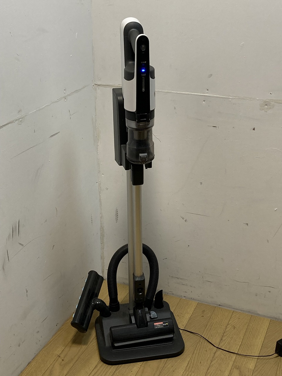 Panasonic パナソニック パワーコードレス掃除機 MC-VGS8000 充電式