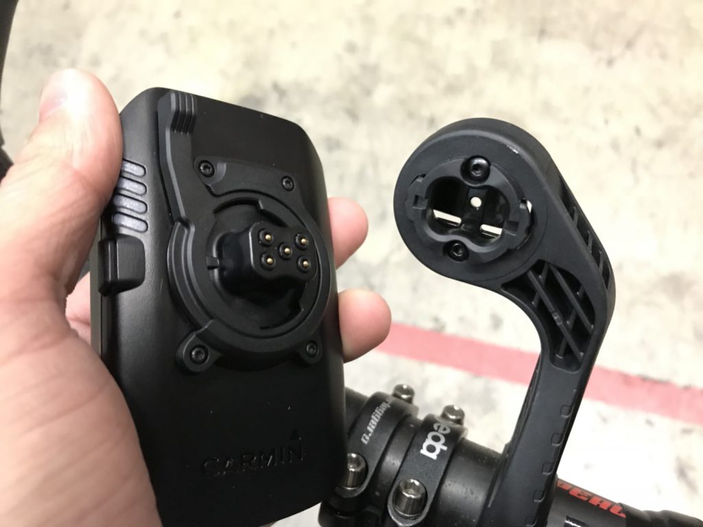 ガーミン エッジ 拡張バッテリーを取り付けるときの注意点 1000/820