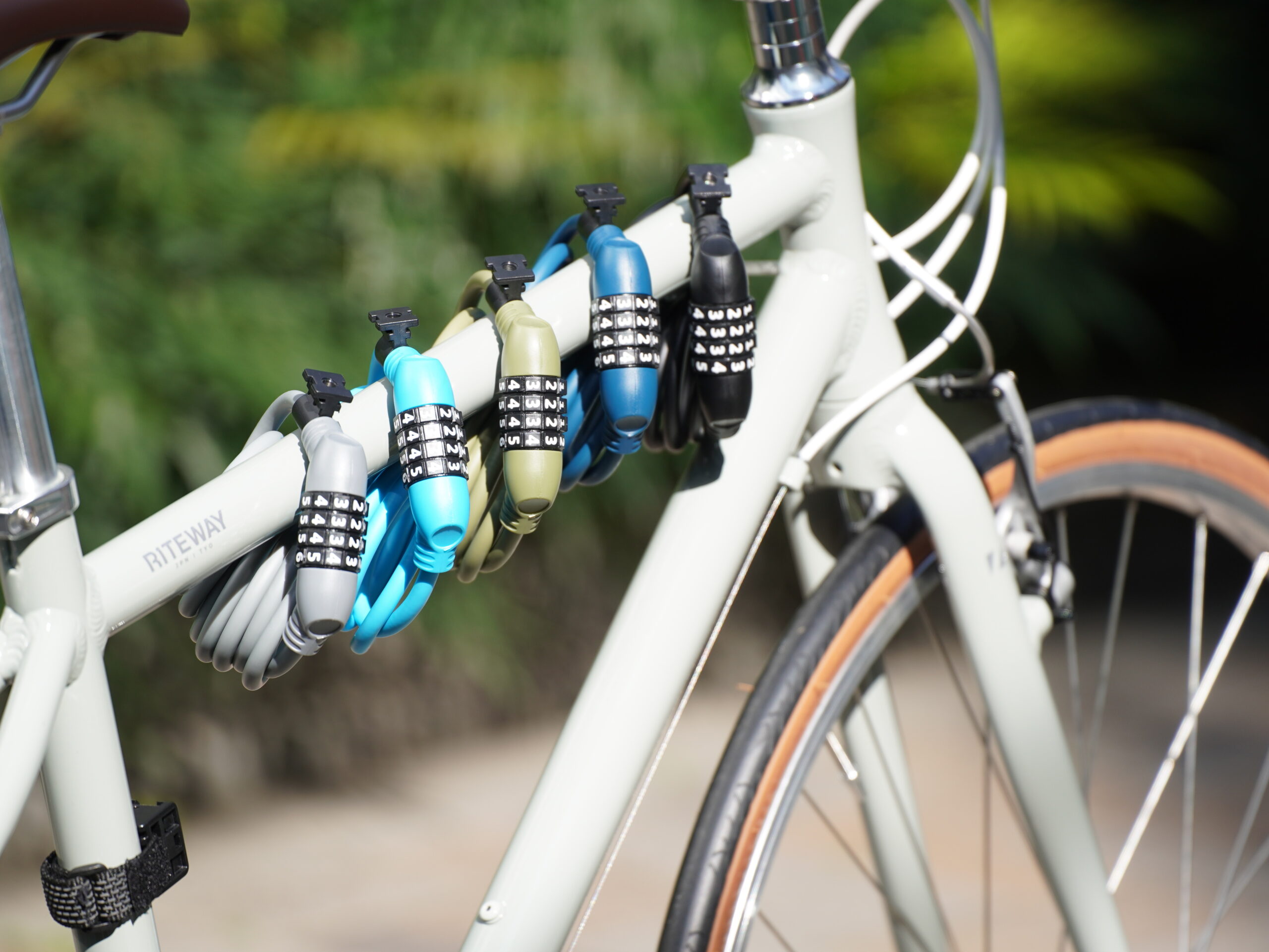 レビュー】KUHAKU（クウハク） KUWA（クワ）ワイヤーロック – 桑の木の