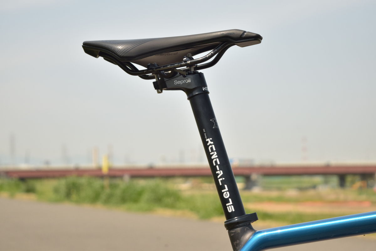 軽量なシートポストの発売を開始