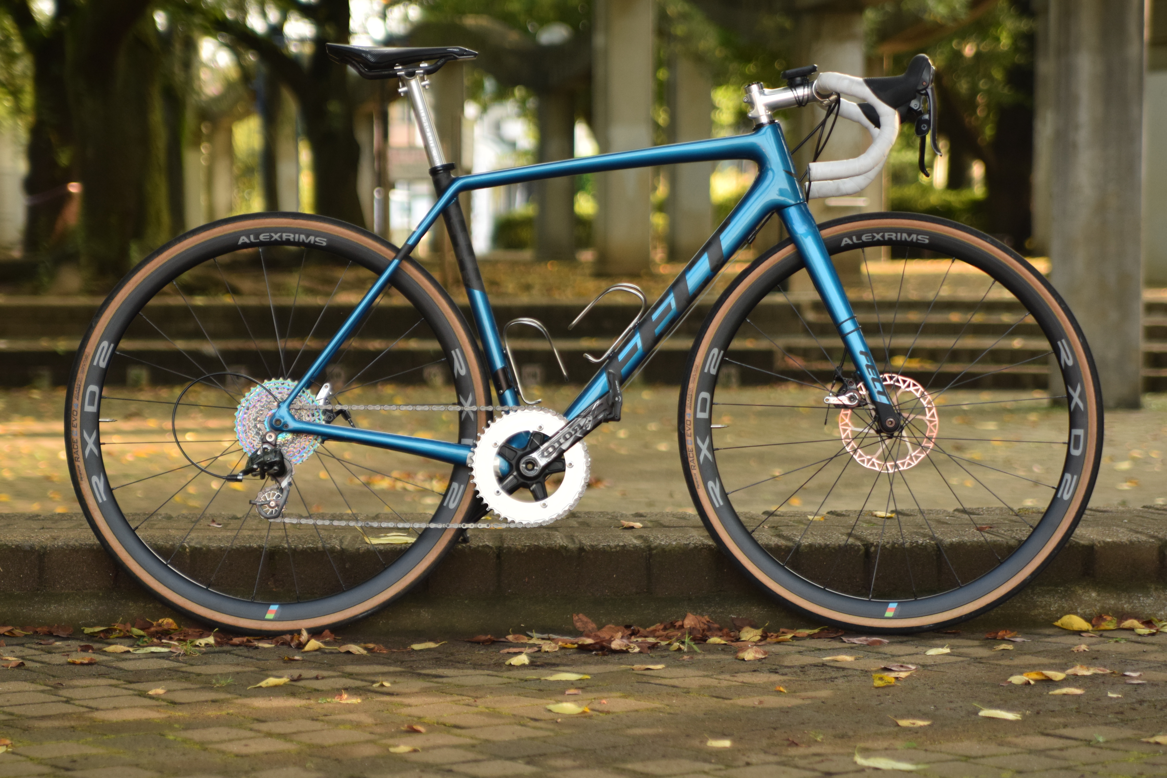 ALEXRIMS RXD2 レビュー | レースで勝てる超軽量アルミディスクロード