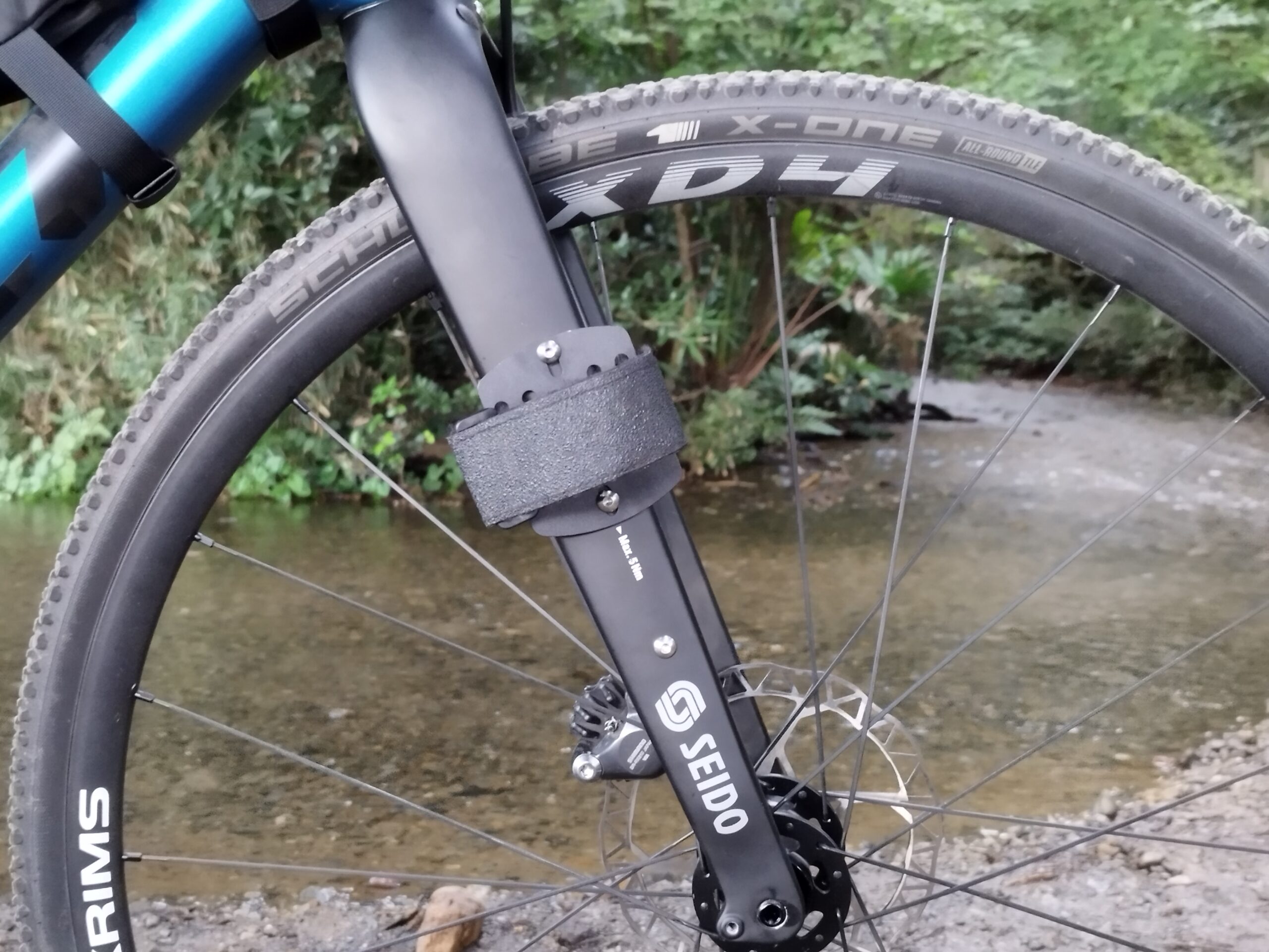 Seido RGT フォーク レビュー | カーゴケージ対応のグラベル