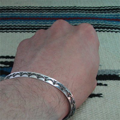 ナバホ族 Sunshine Reeves スタンプ/プレーン トライアングルワイヤー