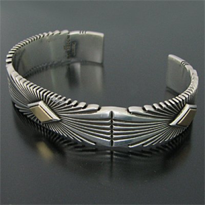 ナバホ族 Pat Bedonie サンバースト 14K バングル 【送料無料】