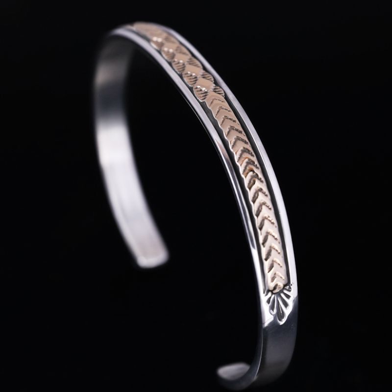 RIVER MAIL企画】ナバホ族 Bruce Morgan 1/4” 14K 4ダイヤ+アロー バングル