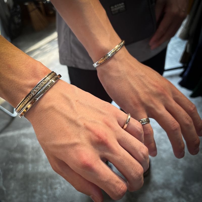 RIVER MAIL企画】ナバホ族 Bruce Morgan 1/4” 14K 4ダイヤ+アロー バングル