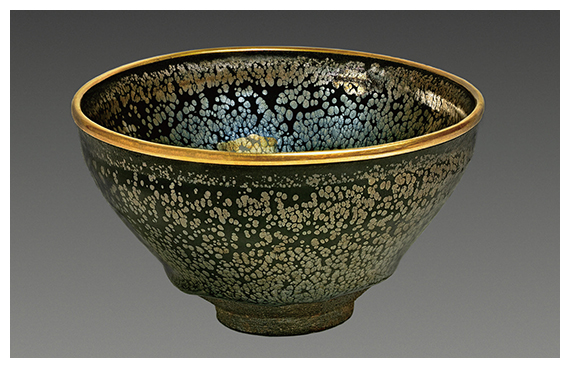 曜変天目茶碗 小ぶり 奇跡的に誕生したといわれる茶碗「曜変天目