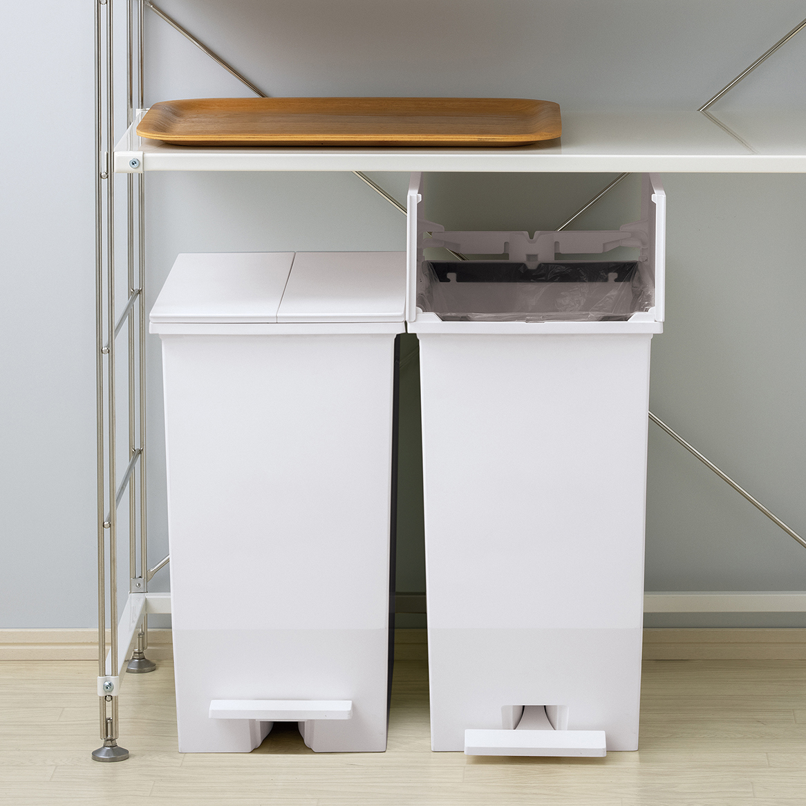 H＆H 棚下で使えるペダルダストボックス 45L｜製品詳細｜リスの