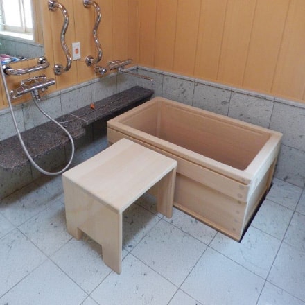 ヒバの浴槽 | RX組のお仕事 | 介護・福祉施設の新設設計・改修