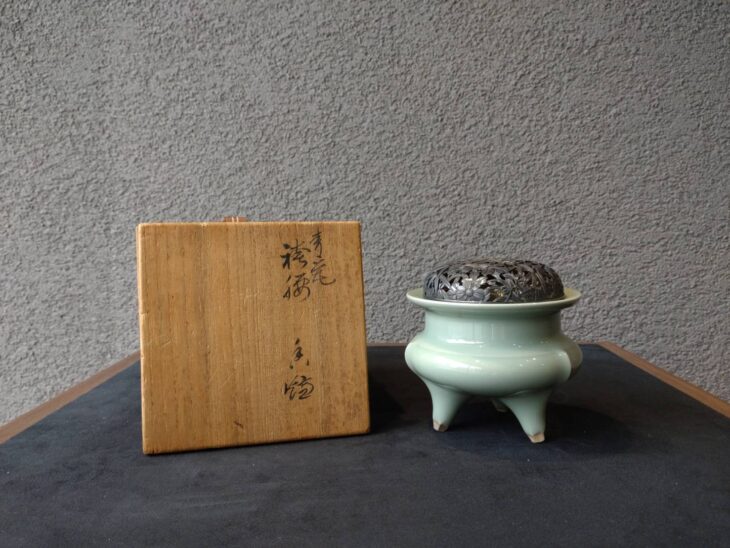 諏訪蘇山 『青磁袴腰香炉』 ｜骨董品買取 緑和堂