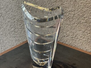 バカラ 『フラワーベース ウェーブ』 ｜骨董品買取 緑和堂