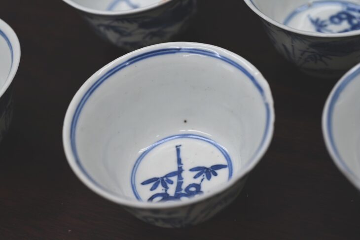 大明嘉靖年製銘 染付煎茶碗 ｜骨董品買取 緑和堂