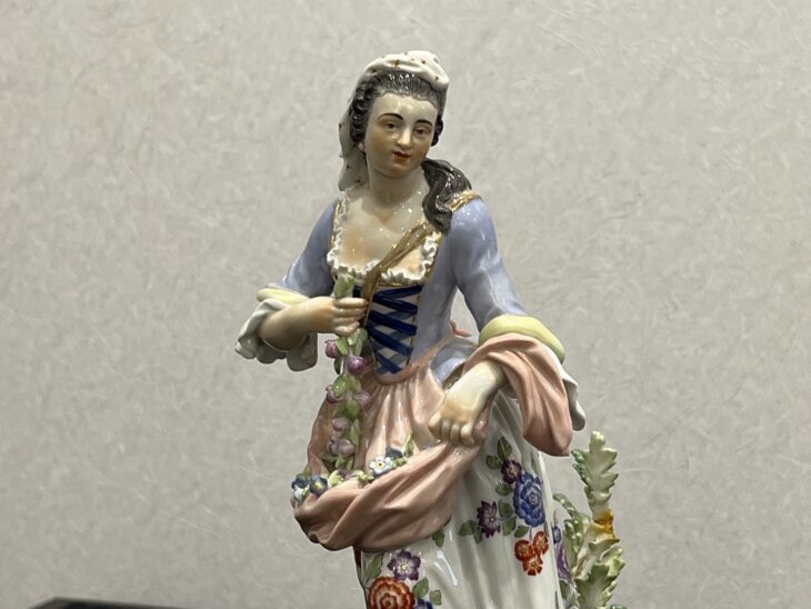 MEISSEN マイセン窯『羊飼いの女性』 ｜骨董品買取 緑和堂