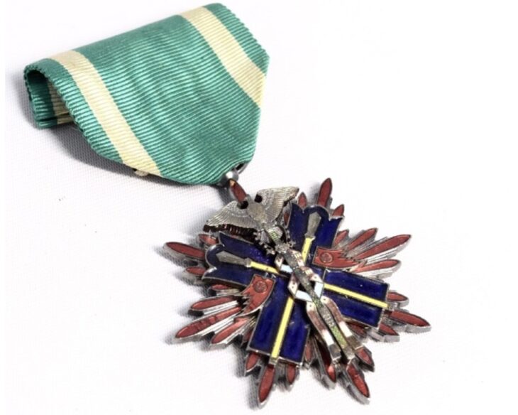 勲章 『功五級金鵄勲章』 ｜骨董品買取 緑和堂