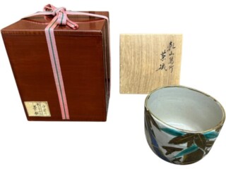 滋賀県は彦根市にて、13代 中里 太郎右衛門作 唐津 皮鯨茶碗をお譲り