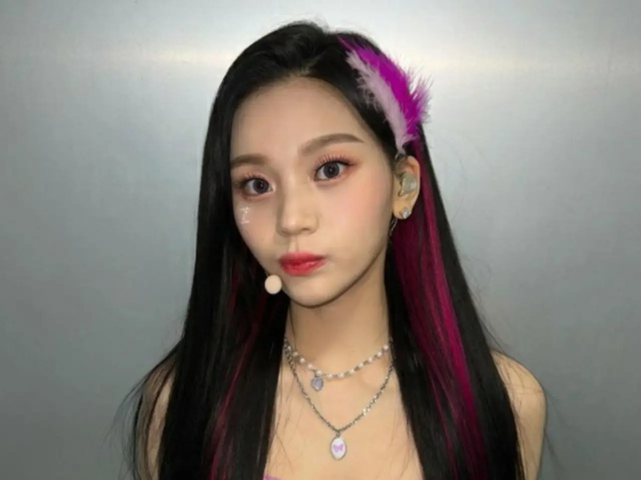 VIVIZ」オムジ、ますます大人っぽく綺麗に…元「GFRIEND」メンバーたち