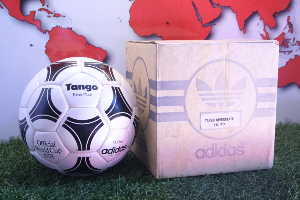 Made in France match ball FIFA World Cup 1978 Argentina Adidas
