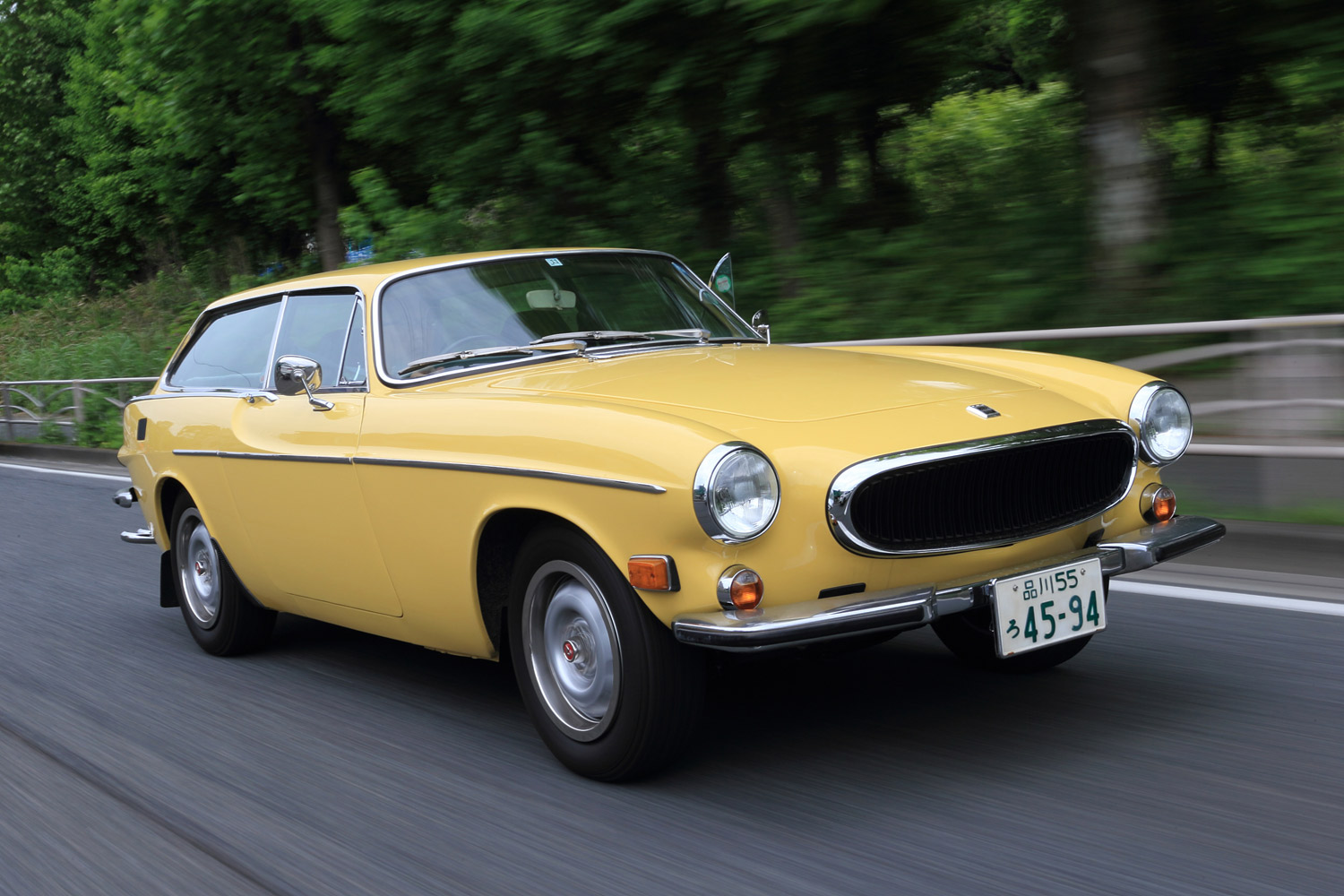 第2回：「ボルボP1800ES」の走りを試す 【クラシックボルボ21世紀を