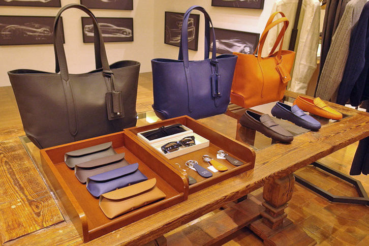 レクサスとバーニーズのコラボアイテム発売 【ニュース】 - webCG