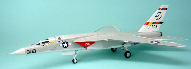 米海軍現用機シリーズ No.12 RA5C ビジランティ (トランペッター 1/72)