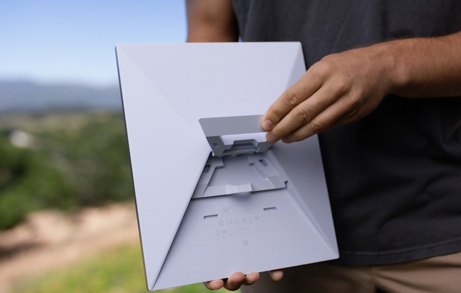 スターリンク、持ち運べる小型アンテナ「Starlink Mini」日本展開開始