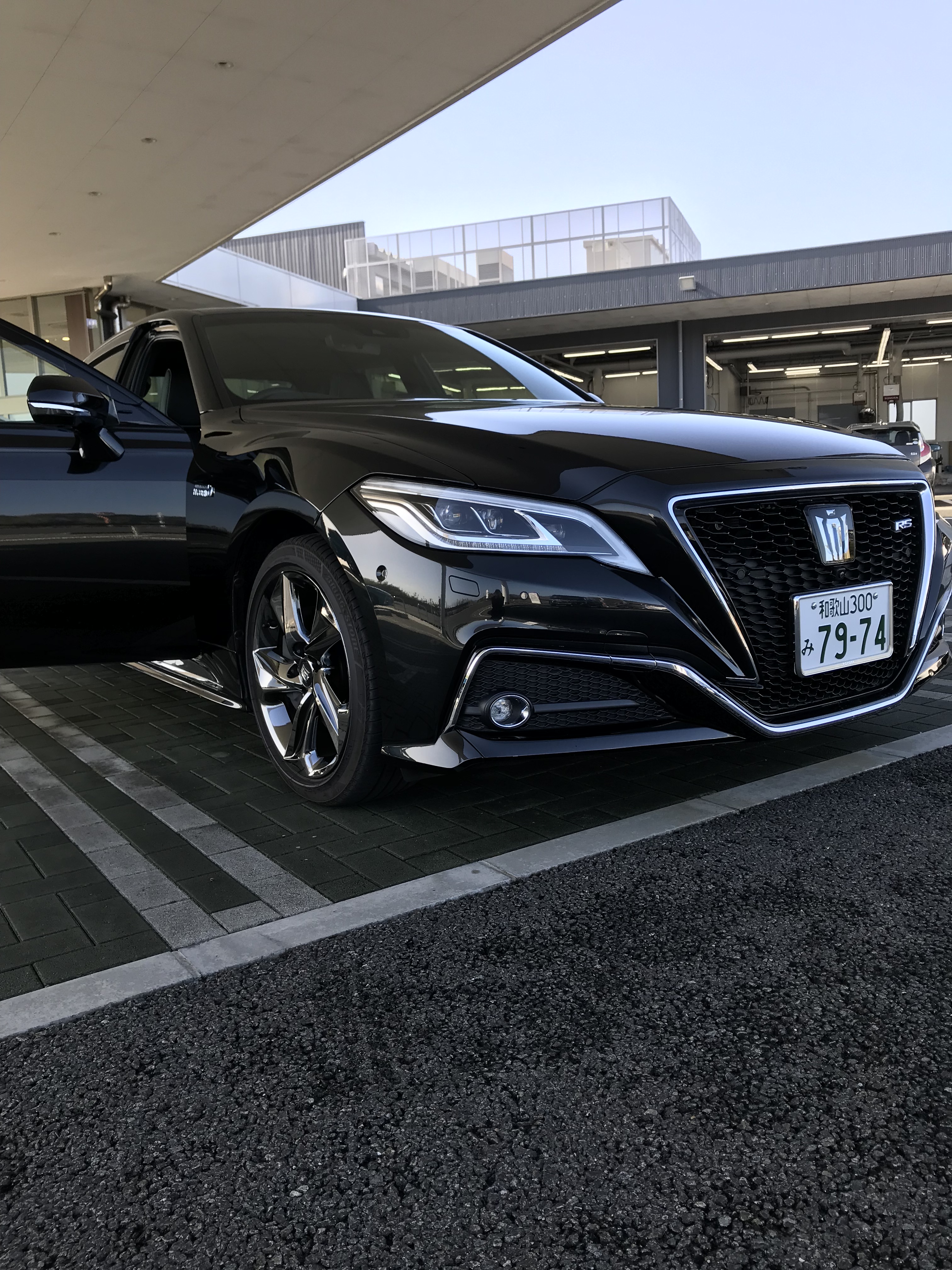 新型クラウン！！！ - 和歌山トヨタ自動車株式会社