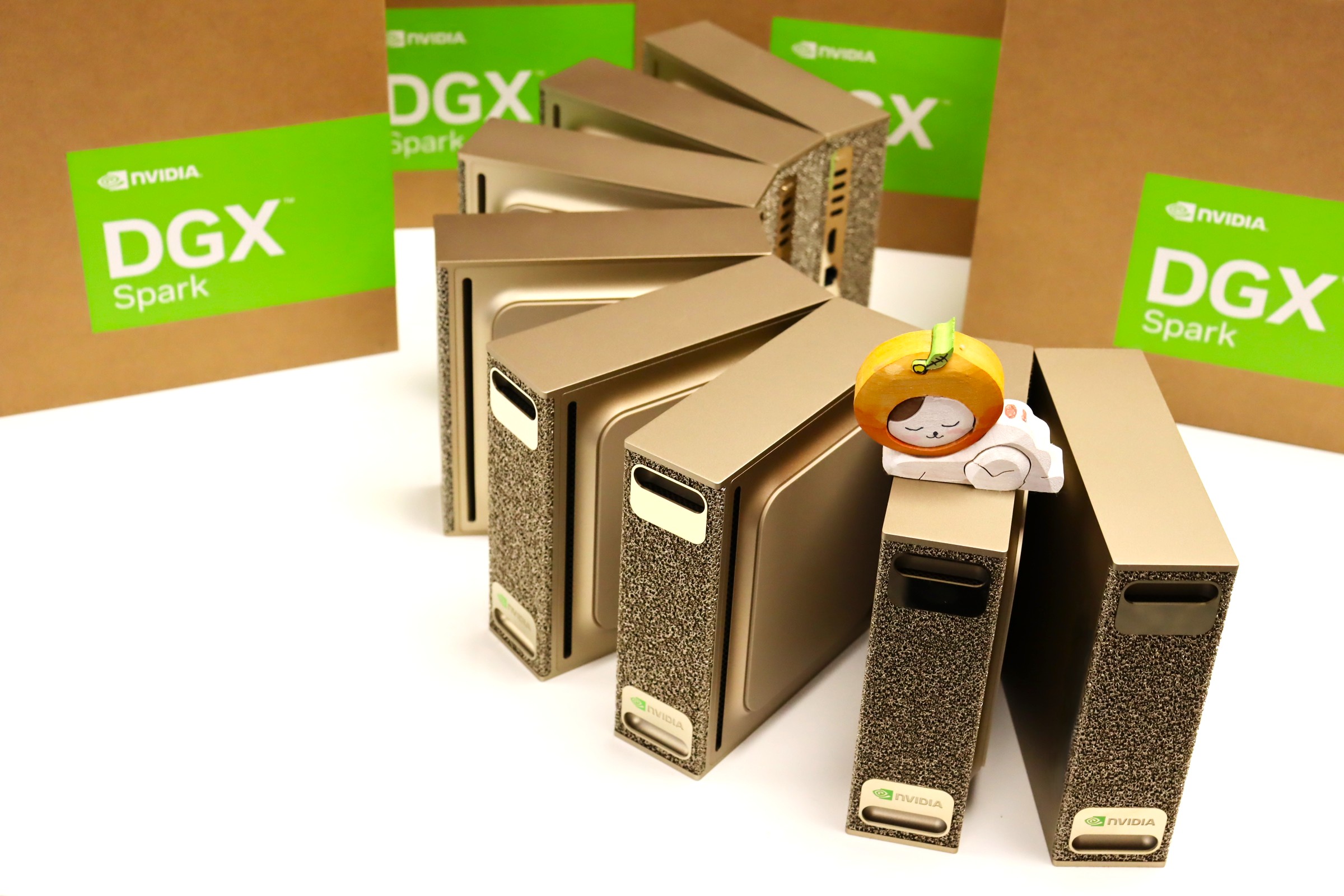 最新AIスーパーコンピューター「NVIDIA DGX Spark」を導入しました