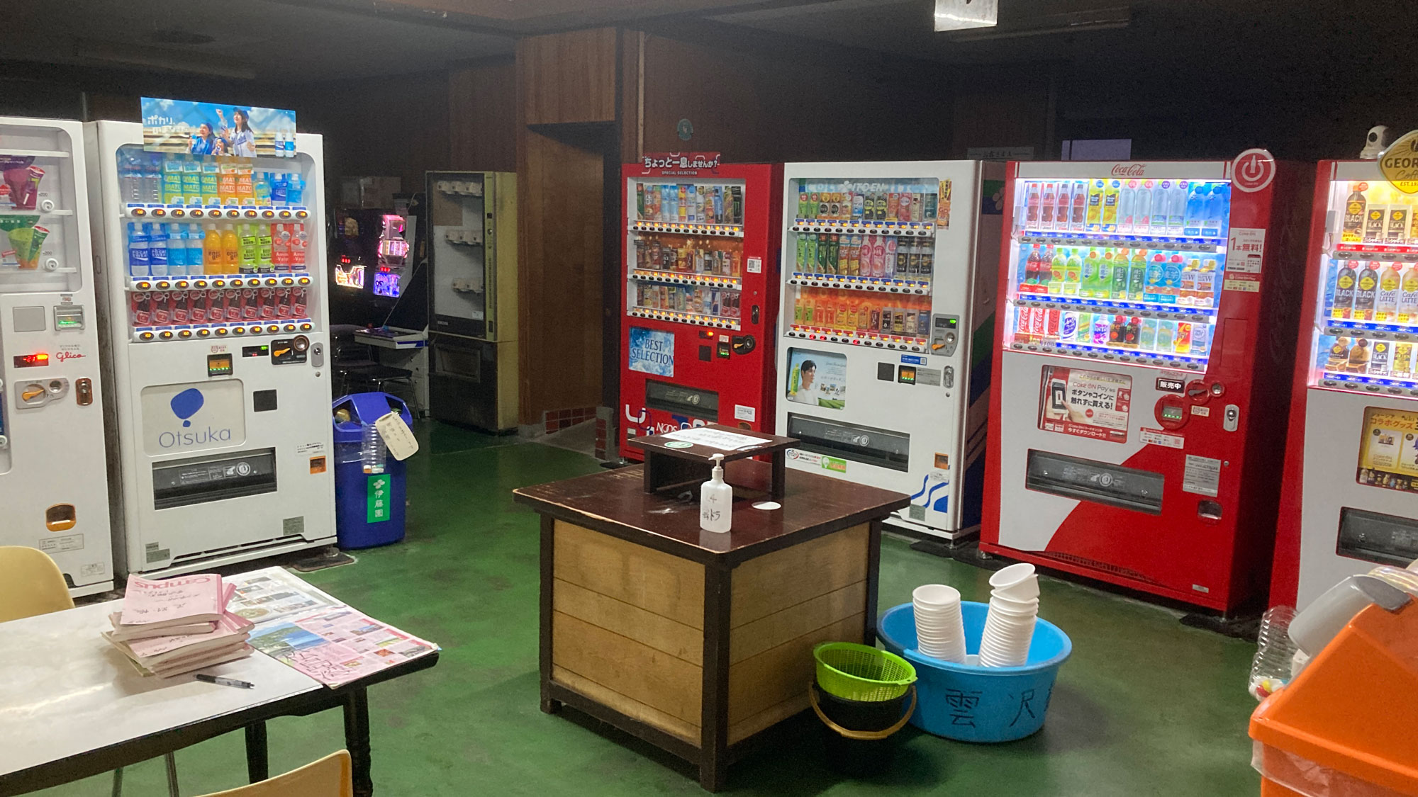 秋田仙北市・雲沢観光ドライブインのレトロ自販機はなぜ特別か？「コト