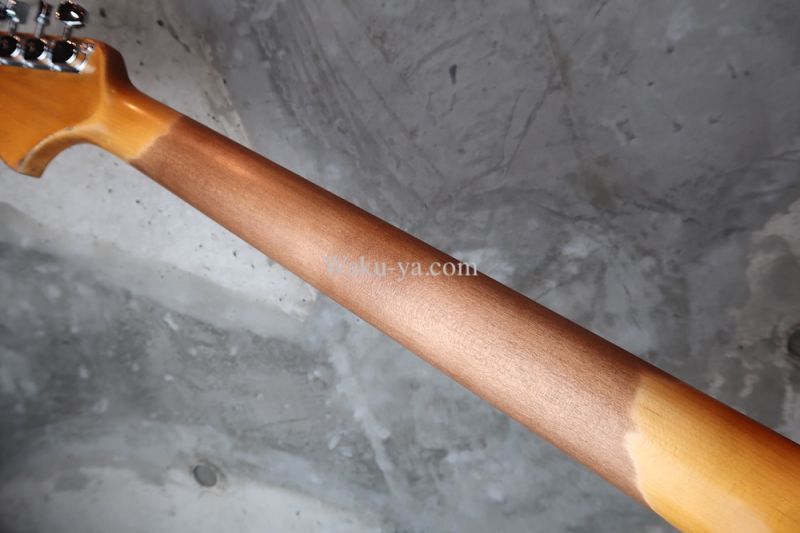 ラージHEADに S-S-H が搭載された演奏性の高い鳴りの1本。