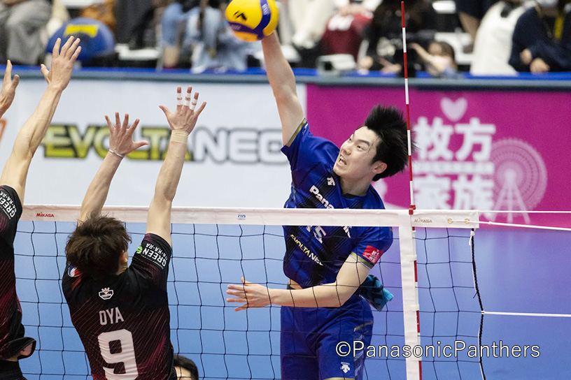 Vリーグ12試合で5度のMVP バレー部・大塚、エース級の活躍でチームを