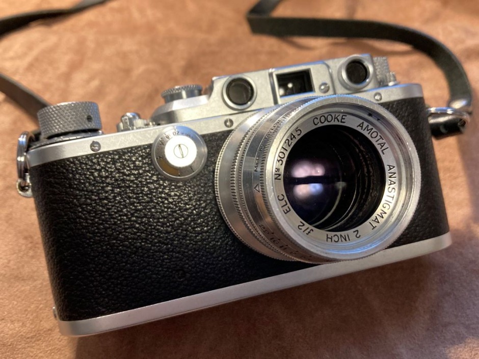 孤高のカメラ・ライカに付けるライカ製でない変なレンズ – 早稲田