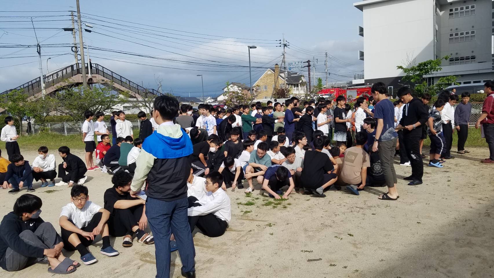 寮避難訓練を実施しました | 学園点描 |早稲田大学系属 早稲田佐賀