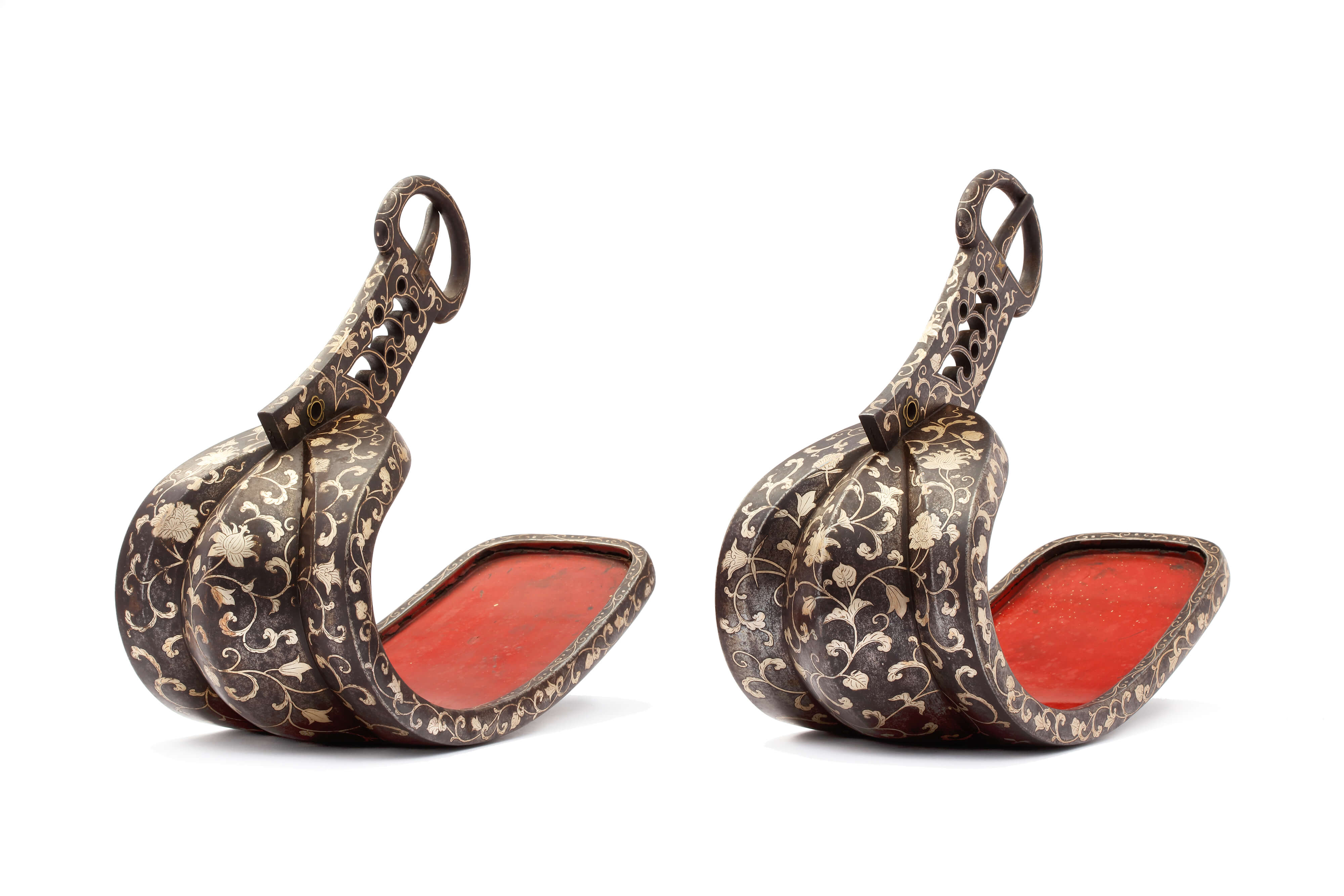 無銘 鉄地牡丹唐草文銀象嵌鐙／ホームメイト