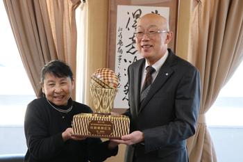 寄木のトロフィー | 箱根町
