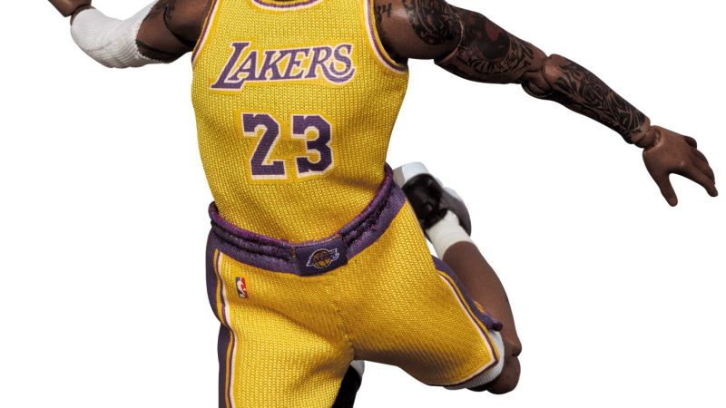 L.A. Lakers - Lebron James MAFEX by Medicom - The Toyark - News