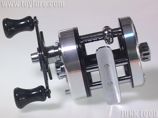 JUNK FOOD item: R-7124 フルーガー2800