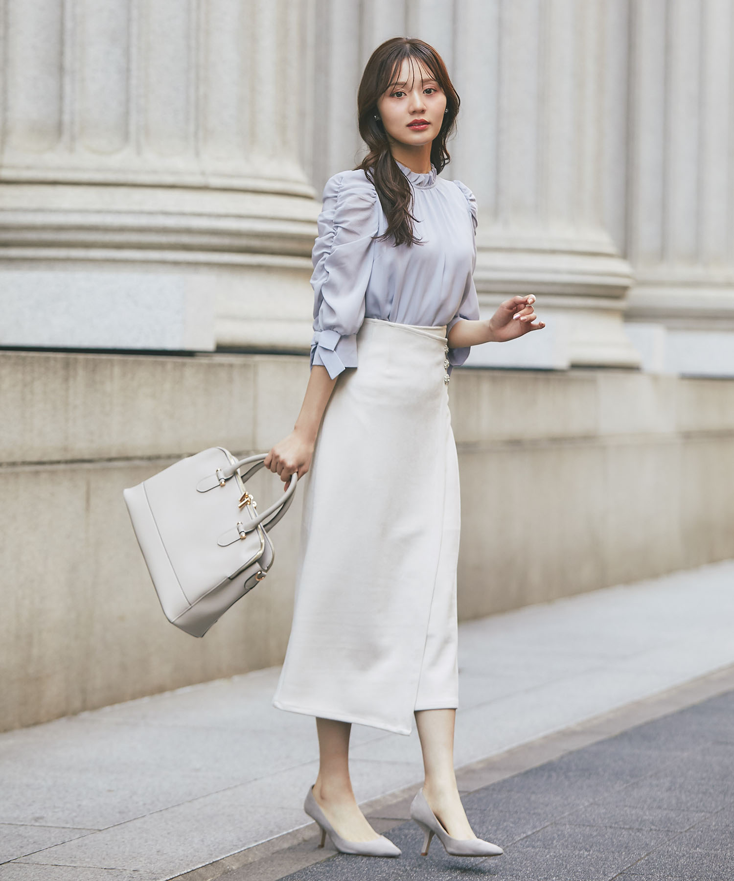 ビジュー付きハイウエストラップタイトスエードスカート