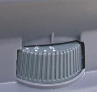 デロンギ ボイラー内蔵型パワースチームアイロン 6299/2N｜Toki House