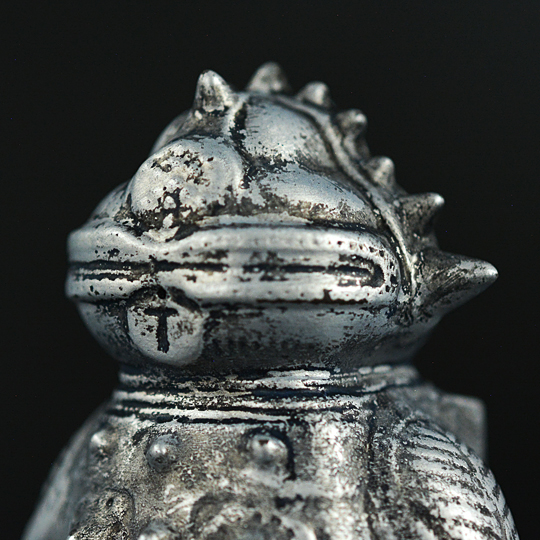 ともだち初号機 燻銀 | 多肉植物・特別な鉢の販売 | トーキー | TOKY