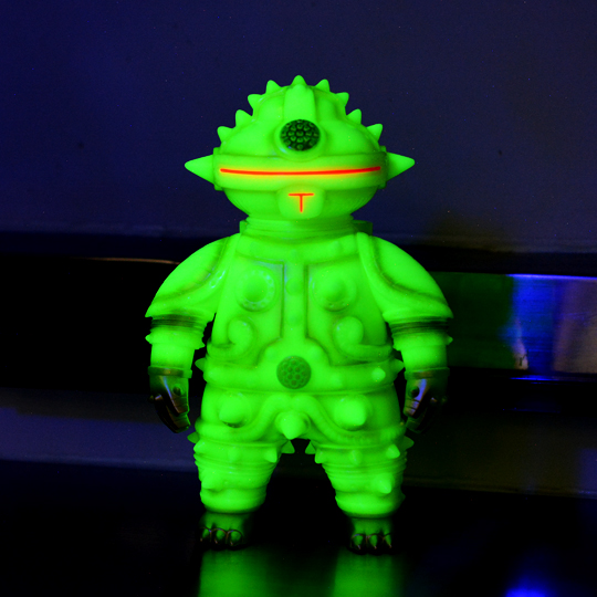 ソフビ製ともだち初号機 (蓄光Bタイプ) | 多肉植物・特別な鉢の販売